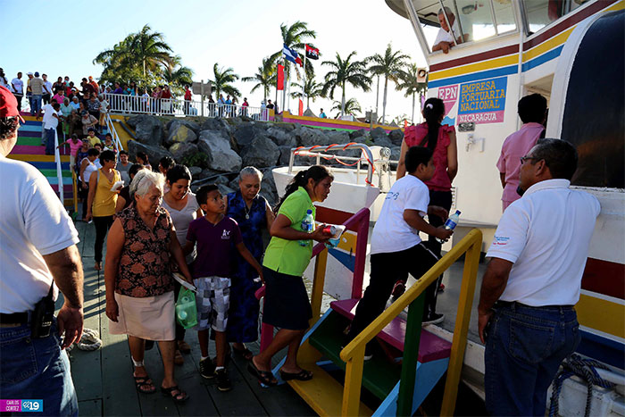Madres de Héroes y Mártires de Monimbó disfrutan de tarde cultural en Puerto Salvador Allende
