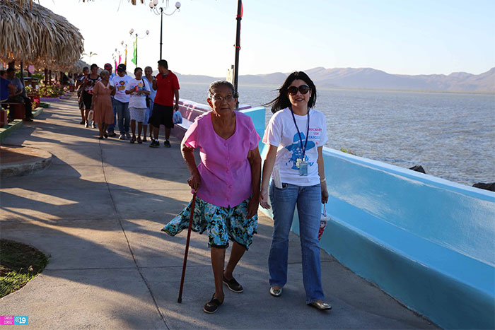 Madres de Héroes y Mártires de Monimbó disfrutan de tarde cultural en Puerto Salvador Allende
