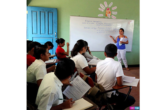 Con entusiasmo y dedicación reciben clases jóvenes de comunidades rurales en Tipitapa