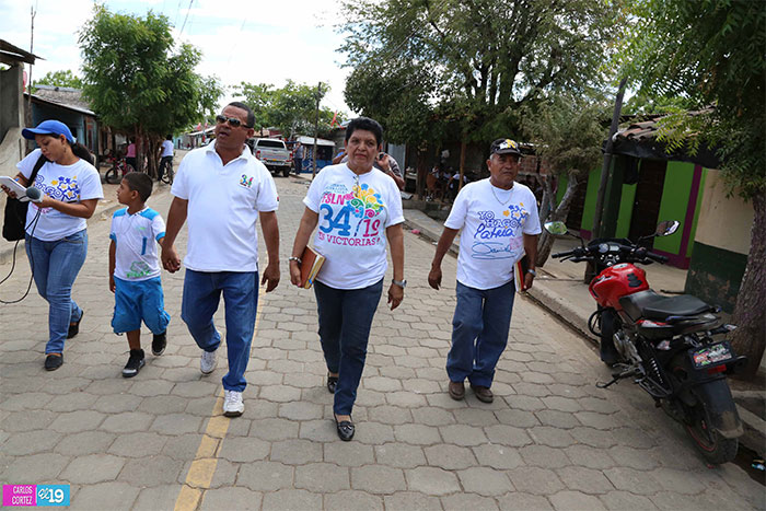 Gobierno acompaña a familias afectadas por fuerte sismo