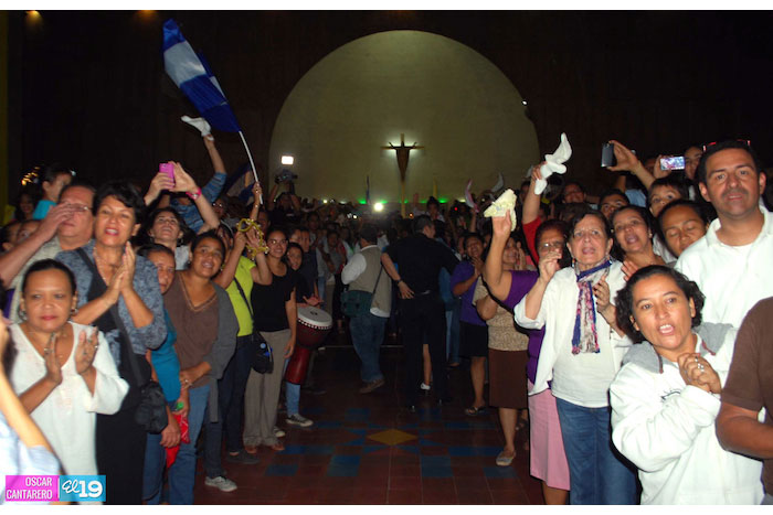 Con mucho regocijo fieles católicos reciben a Cardenal Brenes en Catedral de Managua