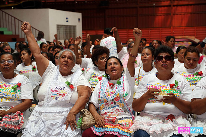 Mujeres comerciantes celebran la restitución de sus derechos en su Día
