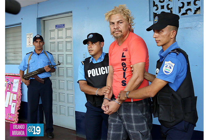 Policía detiene a dos ucranianos que transportaban 91 óvulos de cocaína