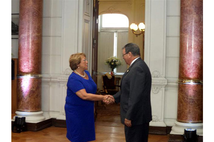 Halleslevens se reúne con Michelle Bachelet en Chile