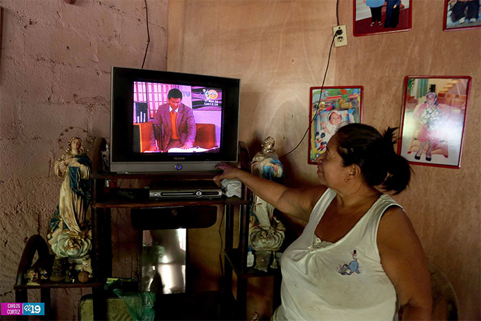 Gobierno Sandinista brinda mejor servicio eléctrico a familias del barrio 31 de Diciembre