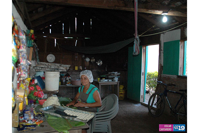 Energía eléctrica cambió la vida y el trabajo de doña Justina