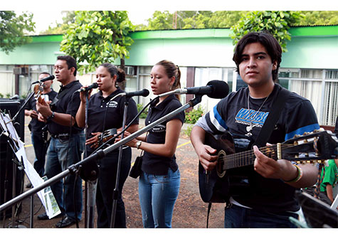 Jóvenes ambientalistas ratifican su compromiso con la Madre Tierra