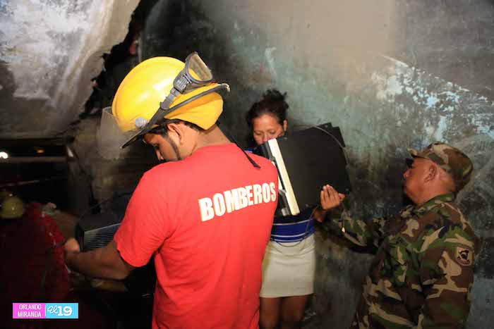 Gobierno evacua a familias de escombros de Managua y sector ‘El Hoyo’, tras terremoto de 6.2 y réplicas