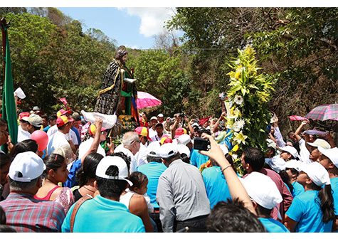 Bellas imágenes de San Marcos y la Virgen de Monserrat se topan en Las Pilas de Sapasmapa