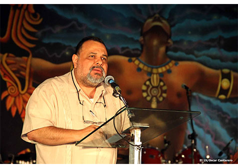 Miembros de UNEN y OCLAE rinden homenaje al comandante Chávez