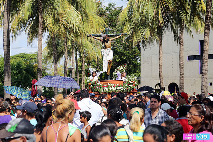 Cardenal Brenes celebra junto al pueblo católico Subida de la Sangre de Cristo