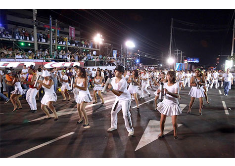 Alegría desbordante en Carnaval Alegría por la Vida
