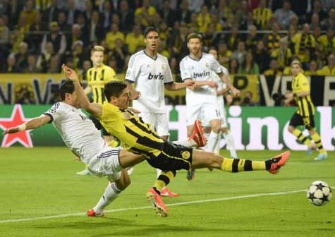 El Real Madrid apela a las remontadas mágicas en busca de la final