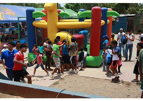 Realizan Feria de la Economía Familiar en Memorial Sandino