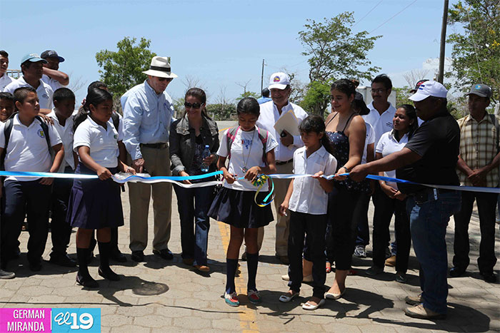 Gobierno Sandinista inaugura seis puentes y 10 km de carretera Cárdenas - Colon