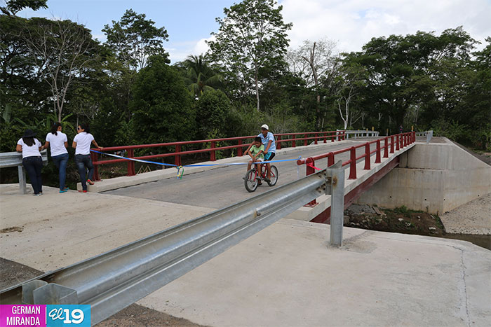 Gobierno Sandinista inaugura seis puentes y 10 km de carretera Cárdenas - Colon