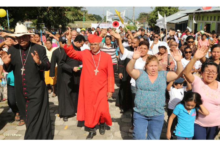 Familias de Ometepe reciben visita del Cardenal Leopoldo Brenes