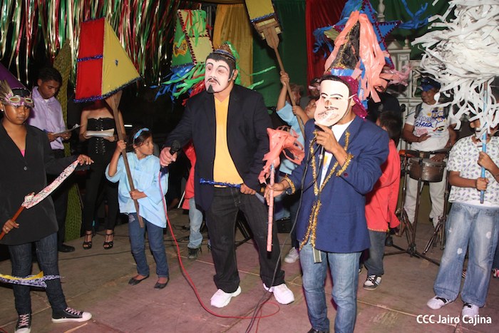 Leoneses inician conmemoraciones y celebraciones del 35/19 