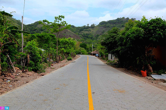 Gobierno Sandinista inaugura tramo de carretera Santa Rosa - Comalapa