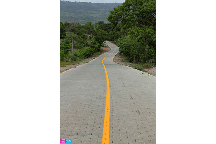 Gobierno Sandinista inaugura tramo de carretera Santa Rosa - Comalapa