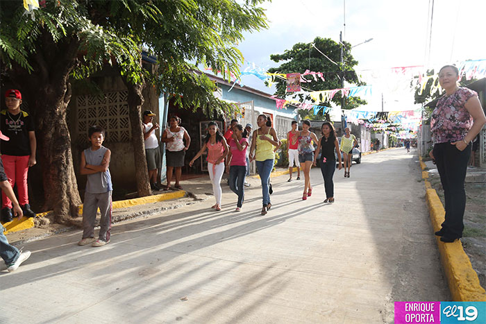 Pobladores del Distrito VI celebran el 35/19 con más calles para el pueblo