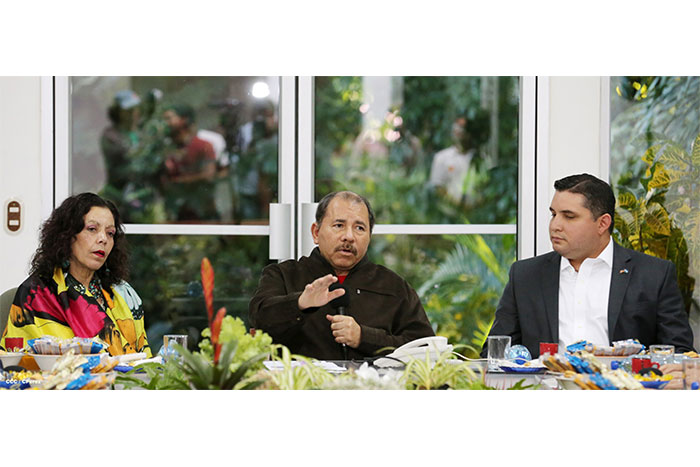 Presidente Daniel y Compañera Rosario se reúnen con directivos de Amcham