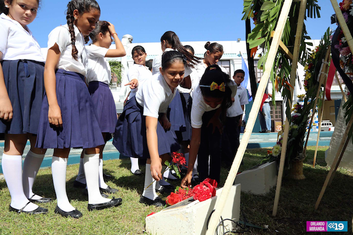 Conmemoran 35 aniversario de la liberación de León
