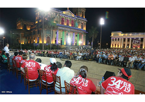 Daniel y Rosario celebran junto al pueblo el Día Internacional de los Trabajadores