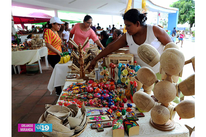 Masaya expone una variada muestra de arte, cultura y gastronomía en la Avenida de Bolívar a Chávez