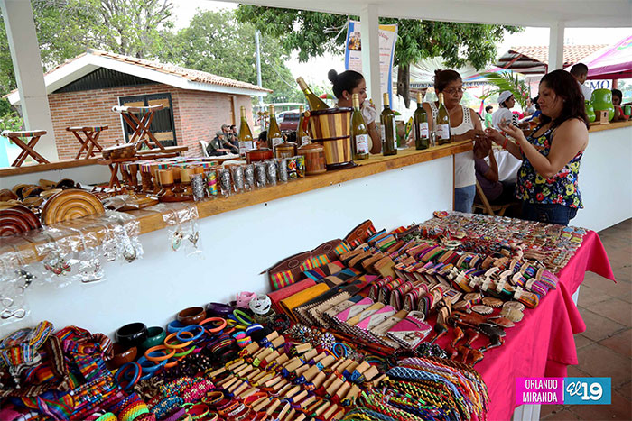 Masaya expone una variada muestra de arte, cultura y gastronomía en la Avenida de Bolívar a Chávez