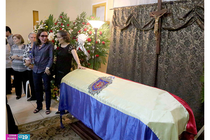 Brindan último adiós al doctor Mariano Fiallos Oyanguren