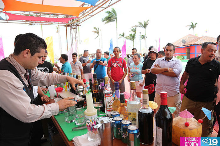 Realizan II Concurso Nacional de Bartender en Puerto Salvador Allende
