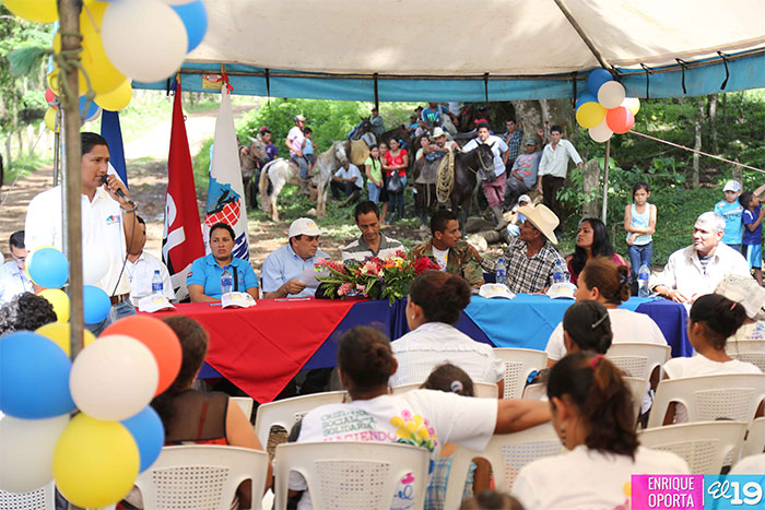 Familias de Boaco celebran 35/19 inaugurando proyectos de electrificación