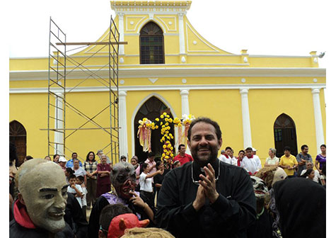 Carazo celebró a la Santa Cruz