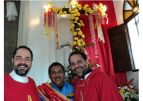 Carazo celebró a la Santa Cruz
