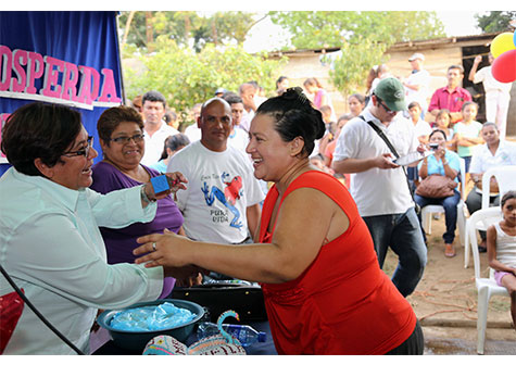 Treinta familias reciben sus viviendas dignas en Chinandega