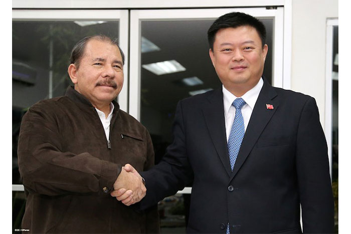 Daniel y Rosario se reúnen con presidente de HKND, señor Wang Jing