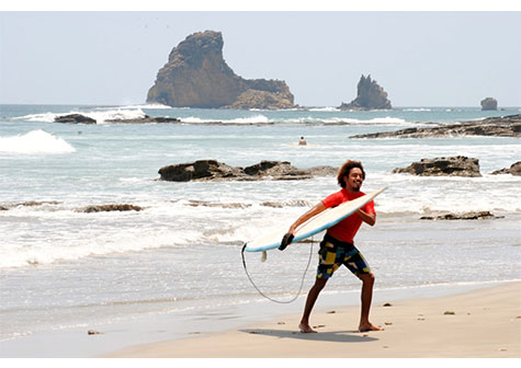 Realizan en Playa Maderas eliminatorias en Torneo Nacional de Surf 2013