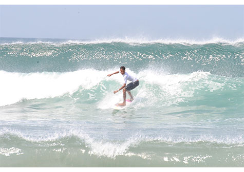 Realizan en Playa Maderas eliminatorias en Torneo Nacional de Surf 2013