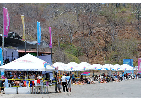 Realizan en Playa Maderas eliminatorias en Torneo Nacional de Surf 2013