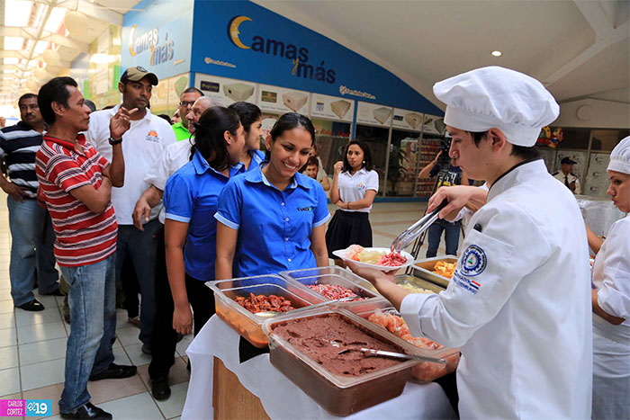Escuela de Hotelería realiza exitoso festival gastronómico
