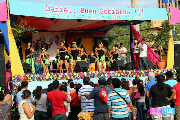 Familias celebran en Unidad Fiesta Nacional del 35/19