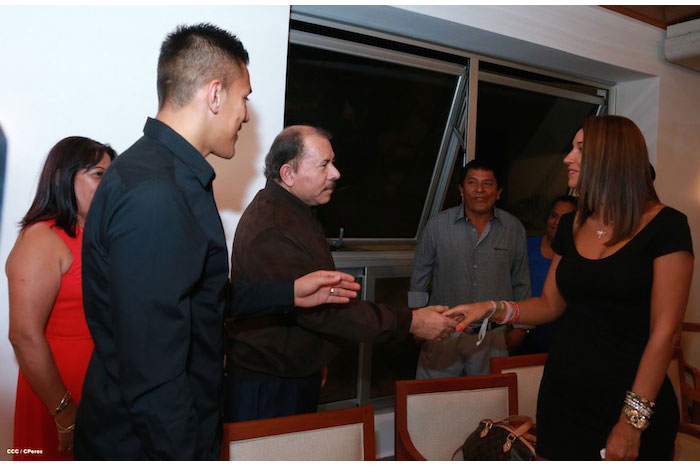 Presidente Daniel recibe al seleccionado de origen nicaragüense, Oscar Duarte