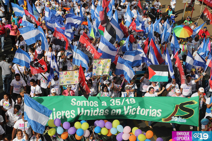 Juventud camina en Amor, Paz y Vida hacia Nuevos Tiempos