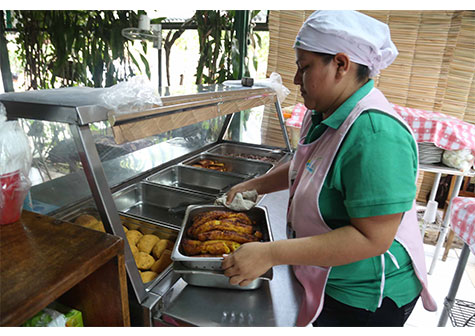 Mujeres emprendedoras destacan en concurso La Fritanga Más Limpia y Bonita