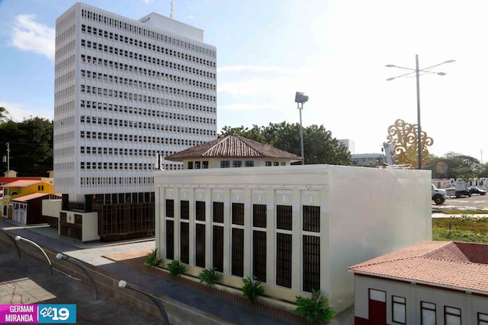 Instalan réplica de Avenida Roosevelt en el Paseo Xolotlán  