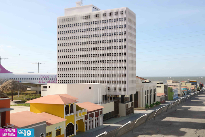 Instalan réplica de Avenida Roosevelt en el Paseo Xolotlán  