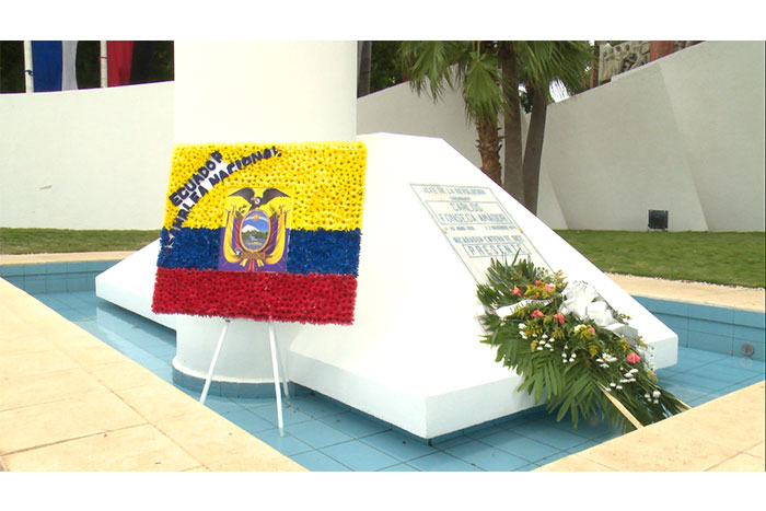 Delegación ecuatoriana coloca ofrendas florales en mausoleo de los fundadores del Frente Sandinista