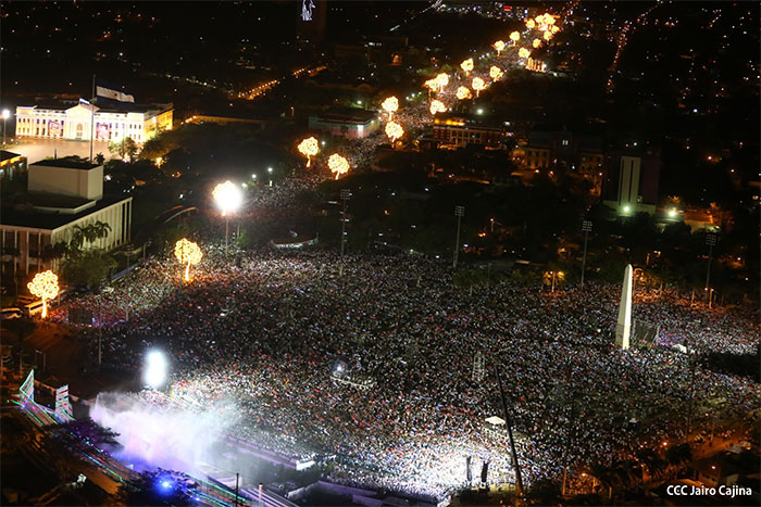 Daniel y Rosario presiden acto del 35/19 en Plaza de La Fé (FOTOS y VIDEOS)