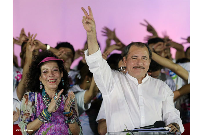 Daniel y Rosario presiden acto del 35/19 en Plaza de La Fé (FOTOS y VIDEOS)